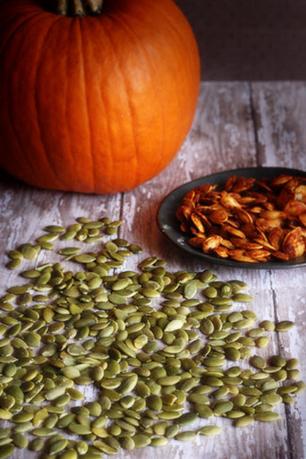 honey-sriracha-roasted-pumpkin-seeds-2-111112