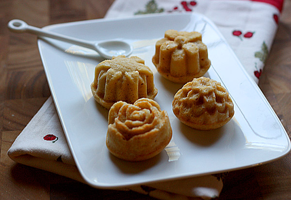 Honey Cornbread Cakelets - Nordic Ware