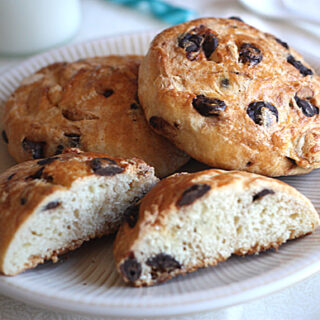 Chocolate Chip Brioche Rolls 4