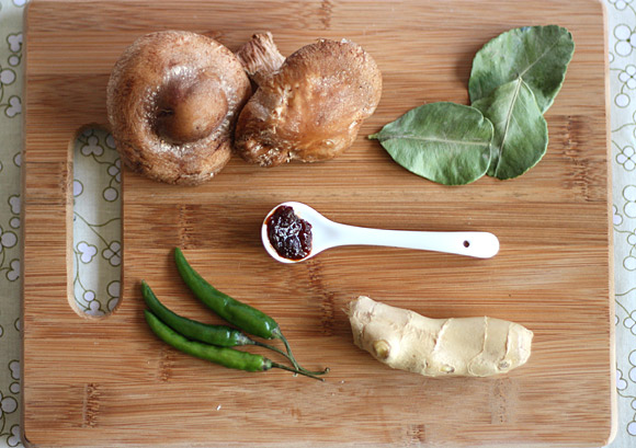 Tom Kha Gai (Thai Chicken Ginger Soup)