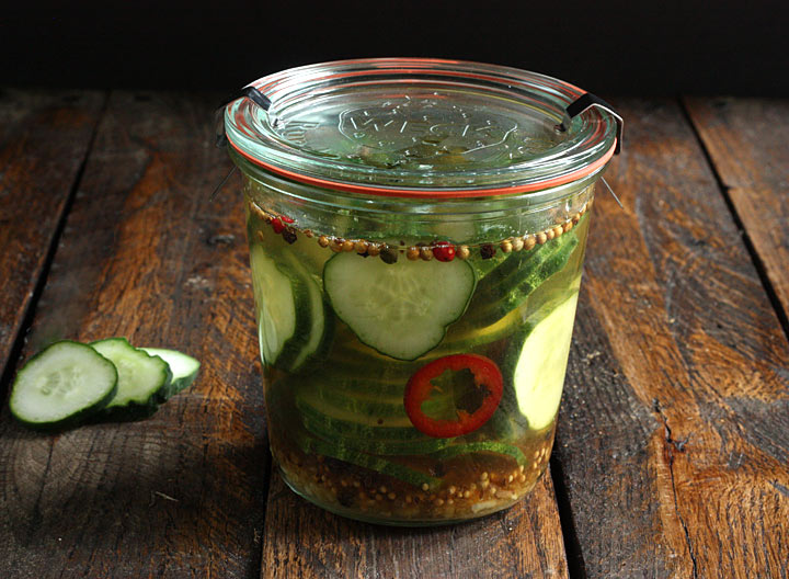 https://soupaddict.com/wp-content/uploads/2012/08/spicy-ginger-refrigerator-pickles-1-072912.jpg