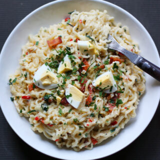 Cheesy Bacon and Egg Ramen Noodle Bowl | SoupAddict.com