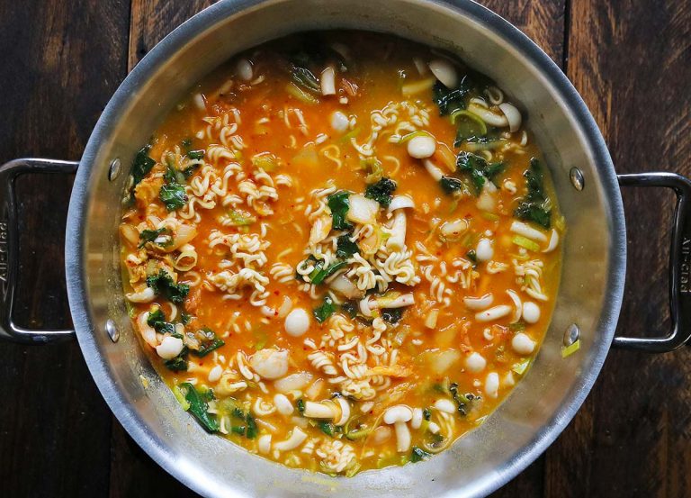 Kimchi Ramen Noodle Soup - SoupAddict