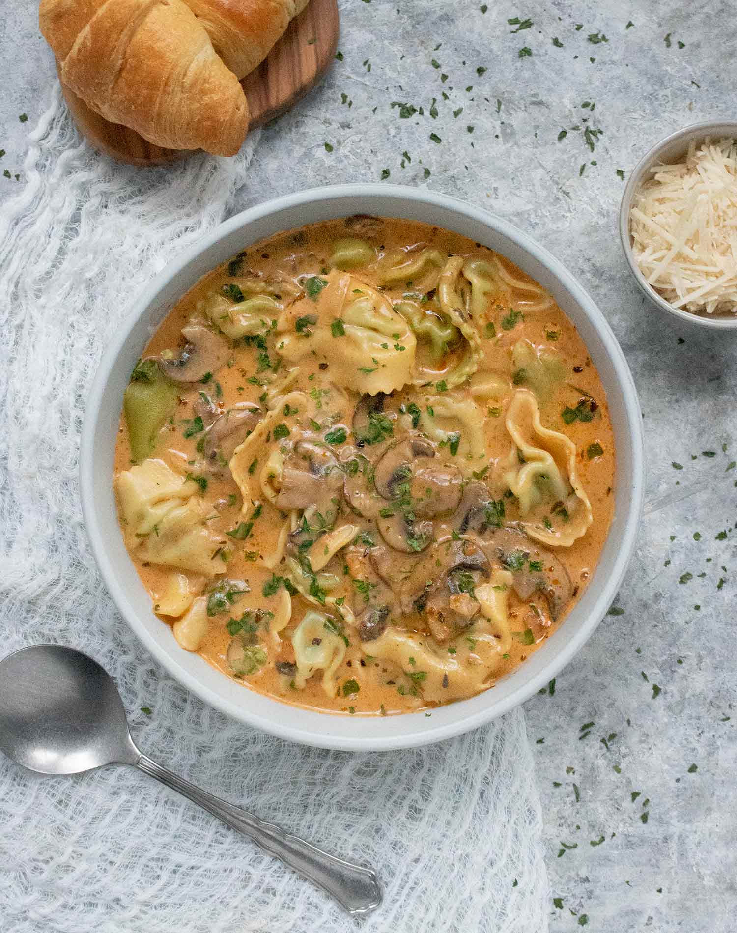Creamy Mushroom Tortellini Soup