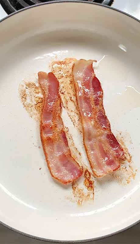 More bacon crisping, for the cabbage this time.