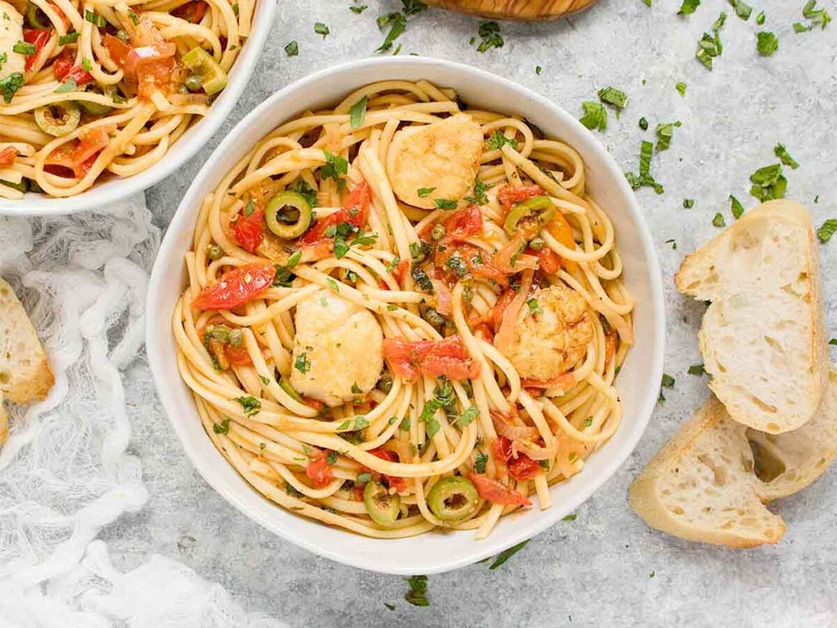 A bowl of Mediterranean Scallop Linguine.